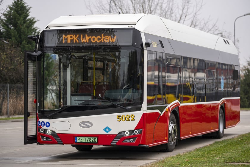 Solaris Urbino 12 hydrogen w zajezdni MPK Wrocław